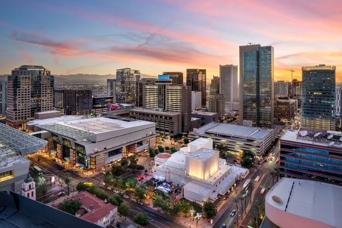Phoenix, AZ skyline